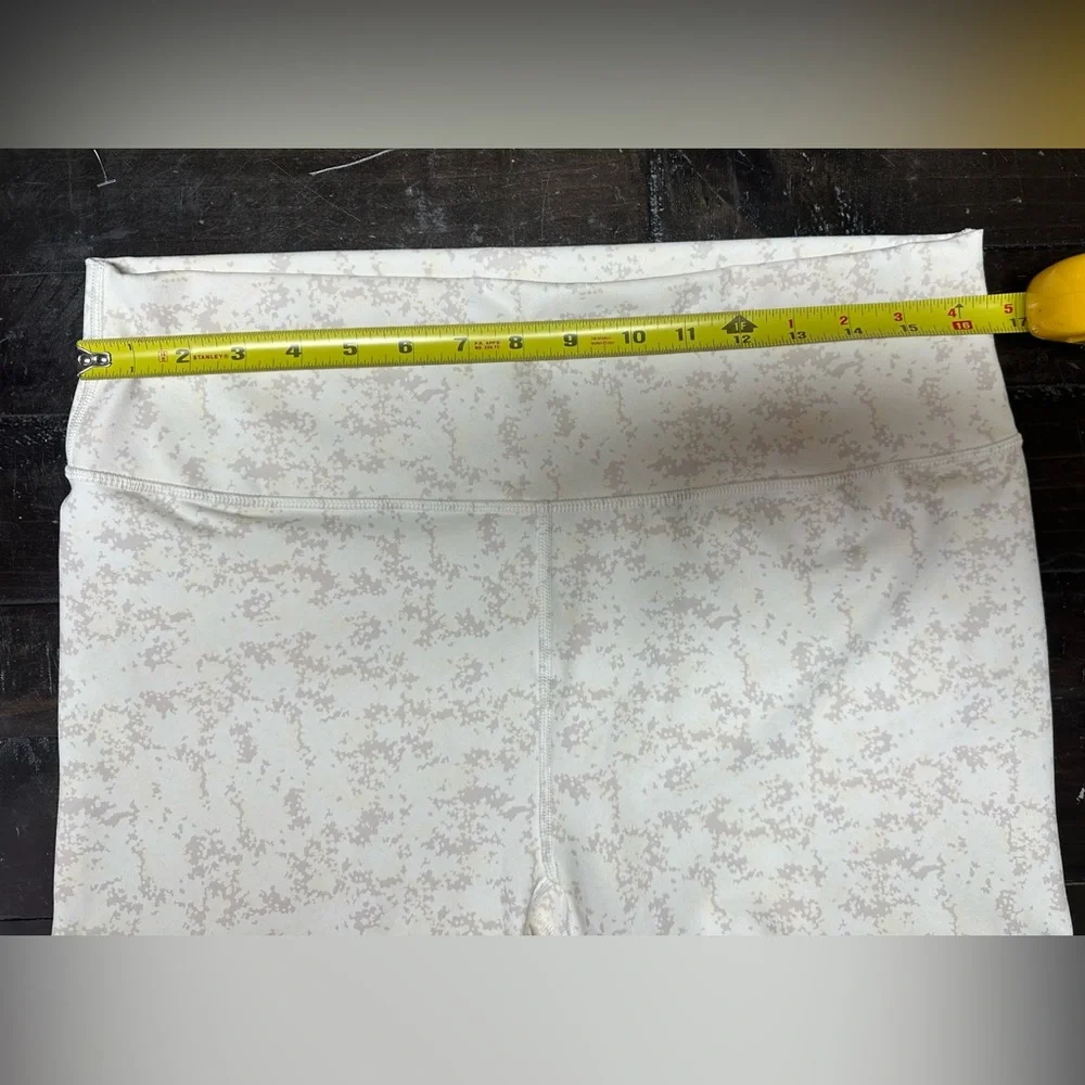 NWT Fabletics Women's Define High-Waisted Legging in Soft White Camo Sz XXL
